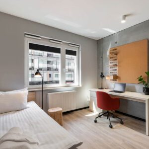 Single Person Studio Standard - 5-9 Months